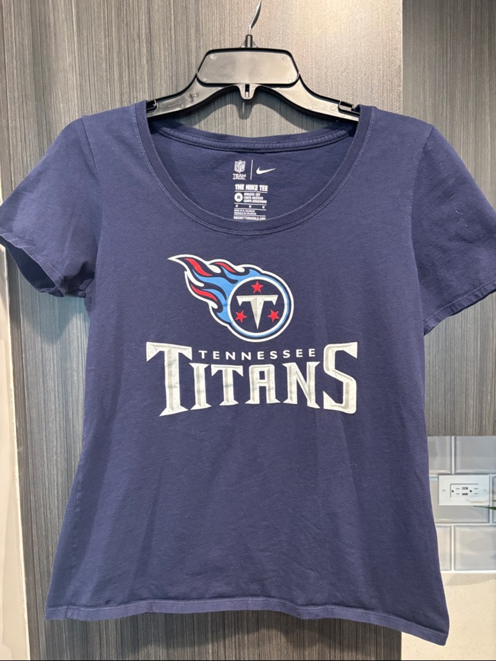 Women’s Nike Navy Tennessee Titans Short Sleeve Logo Tee, Excellent Condition